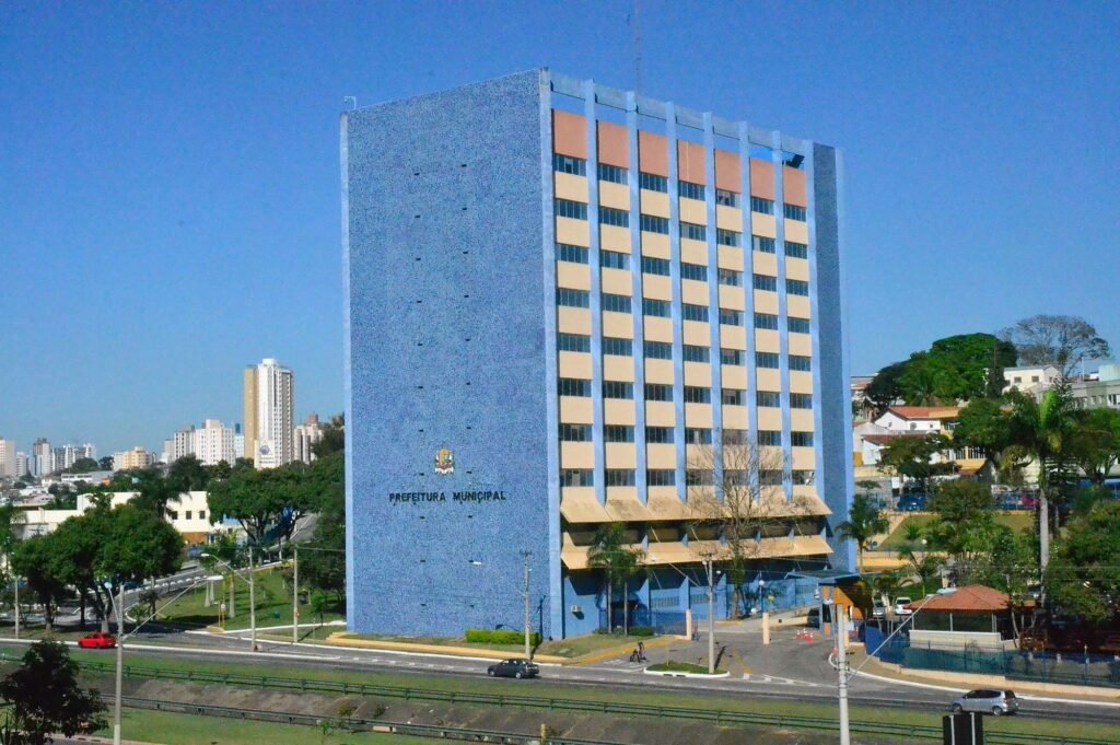 Veja o que abre e fecha no feriado em São José dos Campos, Taubaté e Jacareí em Câmara e Prefeitura