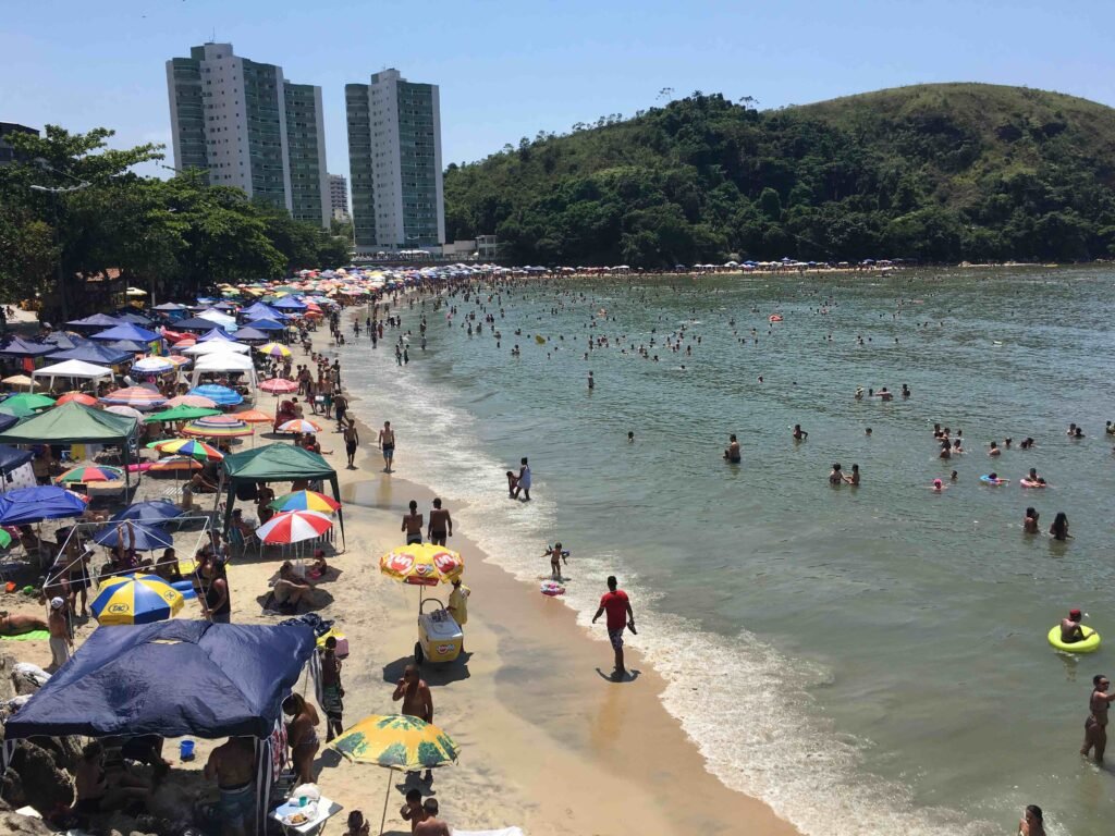 Litoral de SP registra 11 praias impróprias para banho durante feriado do Dia do Trabalhador em Segurança