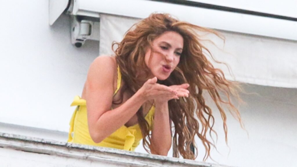 Show da Shakira em Copacabana atrai fãs do Vale do Paraíba; cantora já se apresentou em Taubaté em Cultura