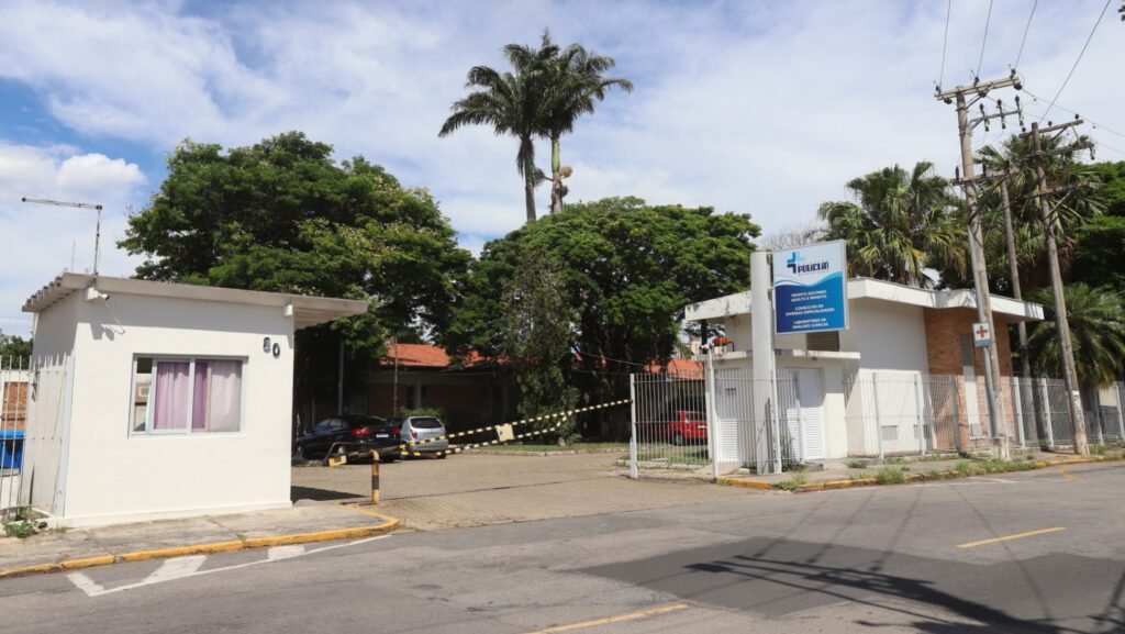 Prefeitura de Jacareí irá desapropriar prédio do Policlin para novo hospital municipal em Câmara e Prefeitura