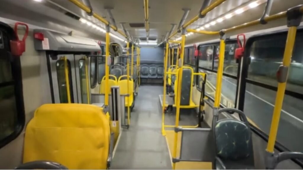 Primeira madrugada com ônibus 24 horas em São José é marcada por baixa demanda em Trânsito e Estradas
