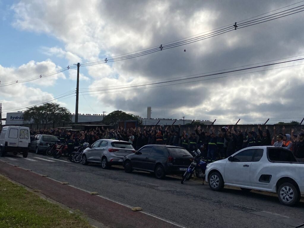 Funcionários da Alstom e Zeentech aprovam estado de greve em Taubaté em Segurança