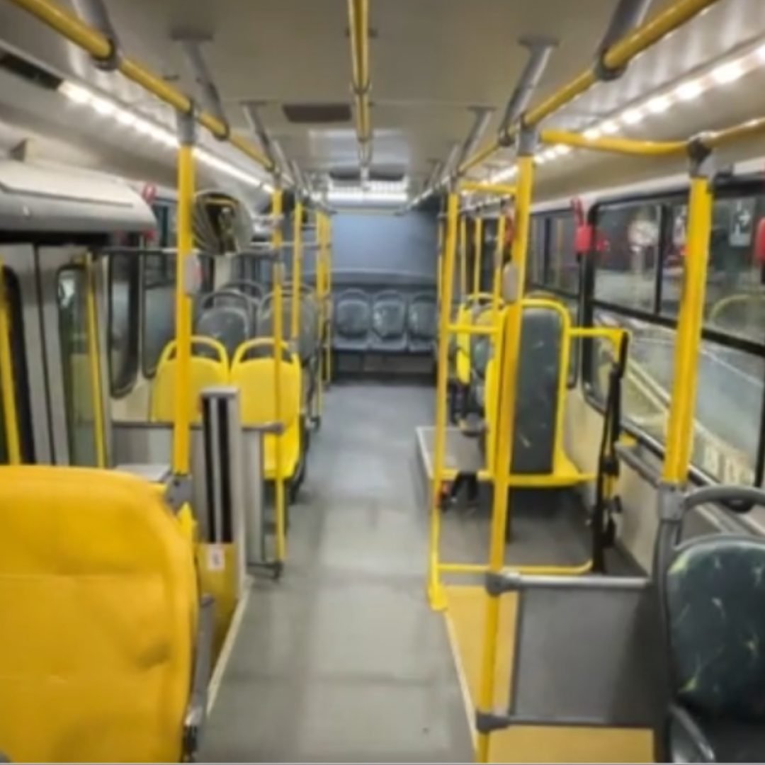 Primeira madrugada com ônibus 24 horas em São José é marcada por baixa demanda em Trânsito e Estradas